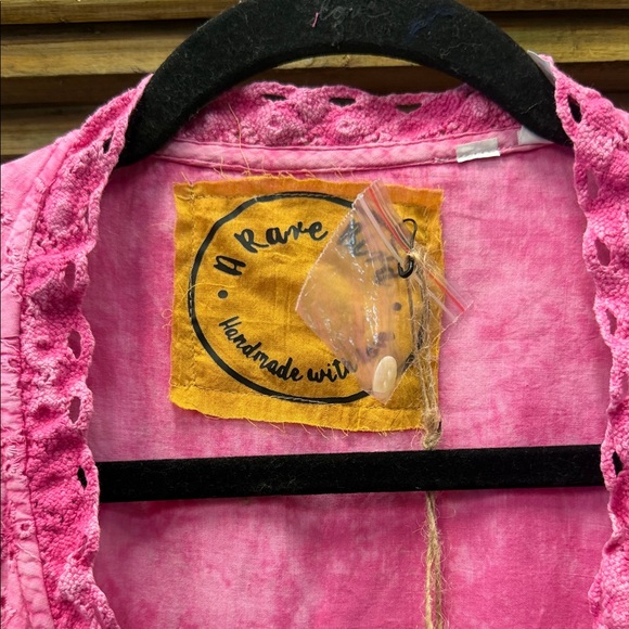 A Rare bird pink coat - Picture 2 of 11